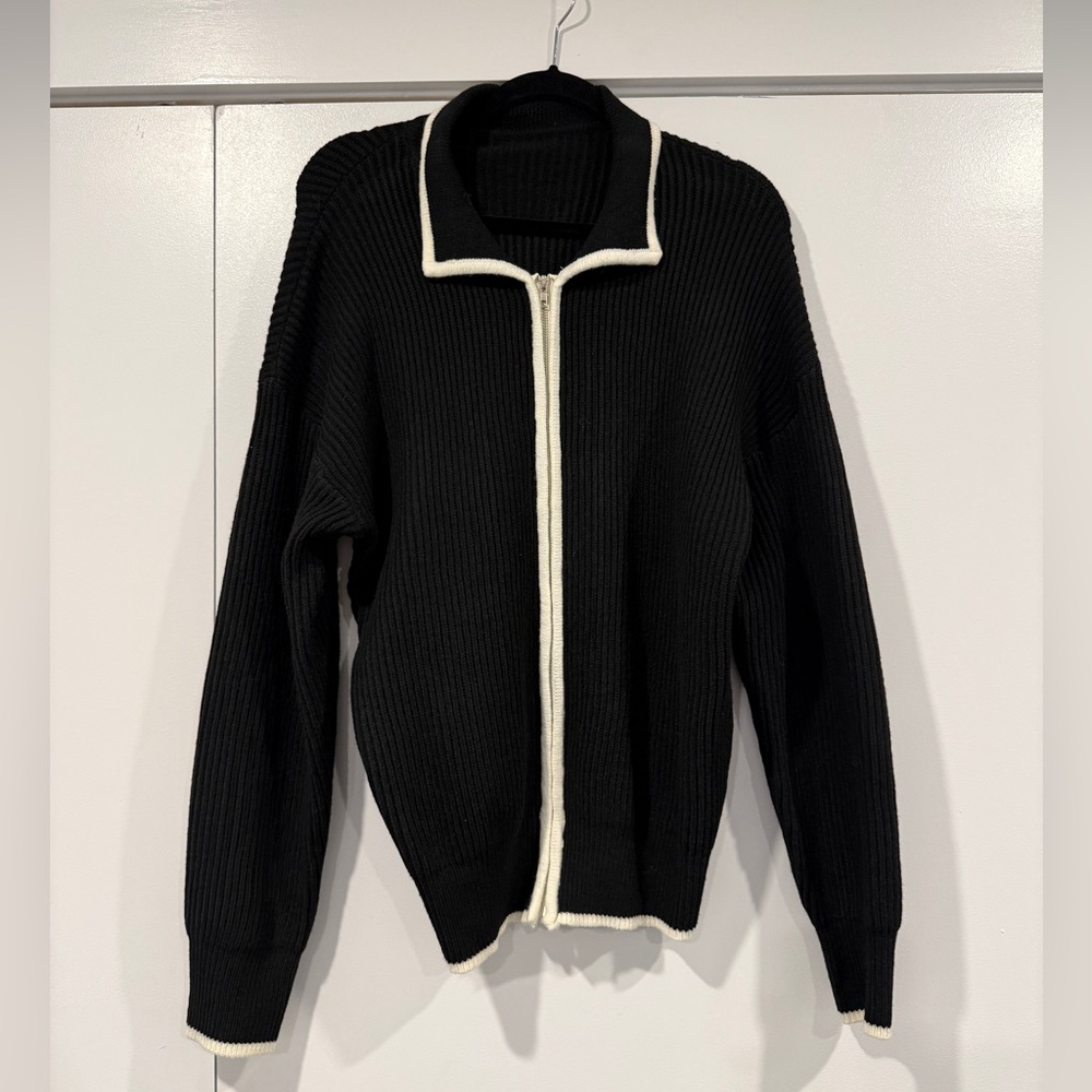 Men’s knit zip up sweater